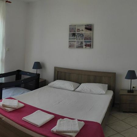 Roses Rt Apartments Skioni I Nea Skioni Dış mekan fotoğraf